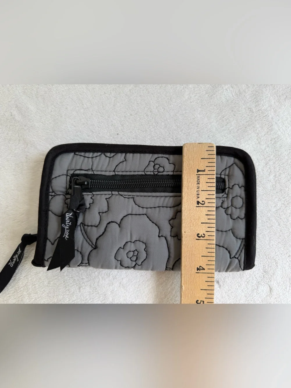 Thirty-One 31 Quilted Zip Around Wallet Floral Gray Black Poppy Retired
